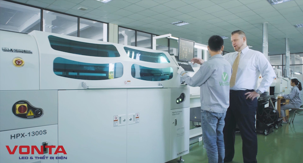 Vì sao đèn EXIT VONTA là lựa chọn hàng đầu cho chỉ dẫn an toàn tại các công trình? - 7 Vì sao đèn EXIT VONTA là lựa chọn hàng đầu cho chỉ dẫn an toàn tại các công trình? - 7