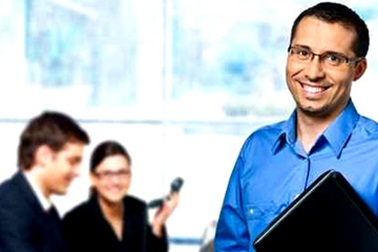 Thuê sếp Tây, hoành tráng và hồ nghi