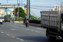 Đánh sập đường dây chuyên vận chuyển thuốc lá lậu từ biên giới Tây Nam