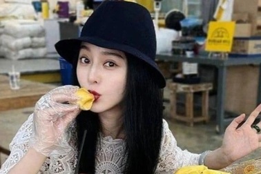Phạm Băng Băng ăn sầu riêng tạo ra cơn sốt, Malaysia kiếm "bộn" tiền
