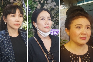Nghệ sĩ Thanh Ngân, Vân Khánh... bật khóc khi đến viếng Vũ Đức Sao Biển