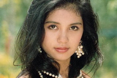 Diễn viên Việt Trinh khóc nghẹn khi kể về mẹ và tuổi thơ đầy cơ cực