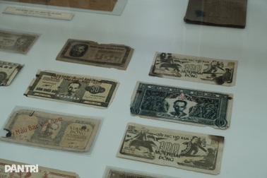 Tiền giấy cổ xưa, "sổ gạo" thời bao cấp xuất hiện tại triển lãm 80 năm