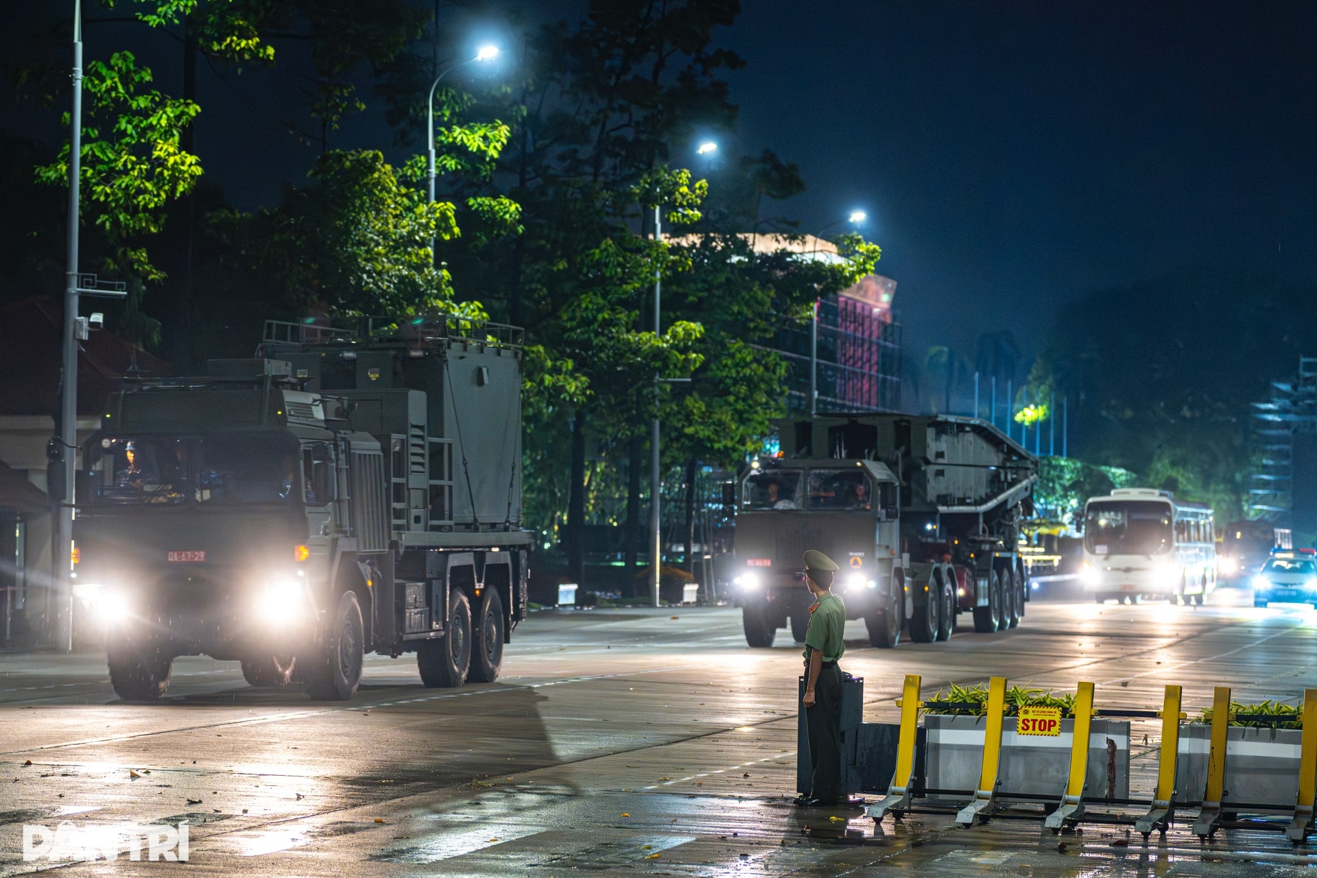 Dàn khí tài diễu binh A80 xuyên đêm huấn luyện tại Quảng trường Ba Đình - 9 Dàn khí tài diễu binh A80 xuyên đêm huấn luyện tại Quảng trường Ba Đình - 9