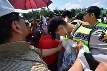 Triều Tiên dọa nhấn chìm Hàn Quốc trong “biển lửa”