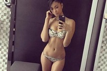 Cùng nhìn lại những màn khoe thân nóng bỏng nhất năm 2017