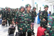 Đón đoàn quân nhân Lào sang Việt Nam tham gia diễu binh, diễu hành dịp 30/4