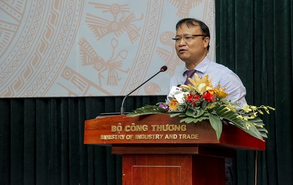 Vì sao Bộ Công Thương không đồng ý dừng nhập khẩu xăng dầu? - 1 Vì sao Bộ Công Thương không đồng ý dừng nhập khẩu xăng dầu? - 1