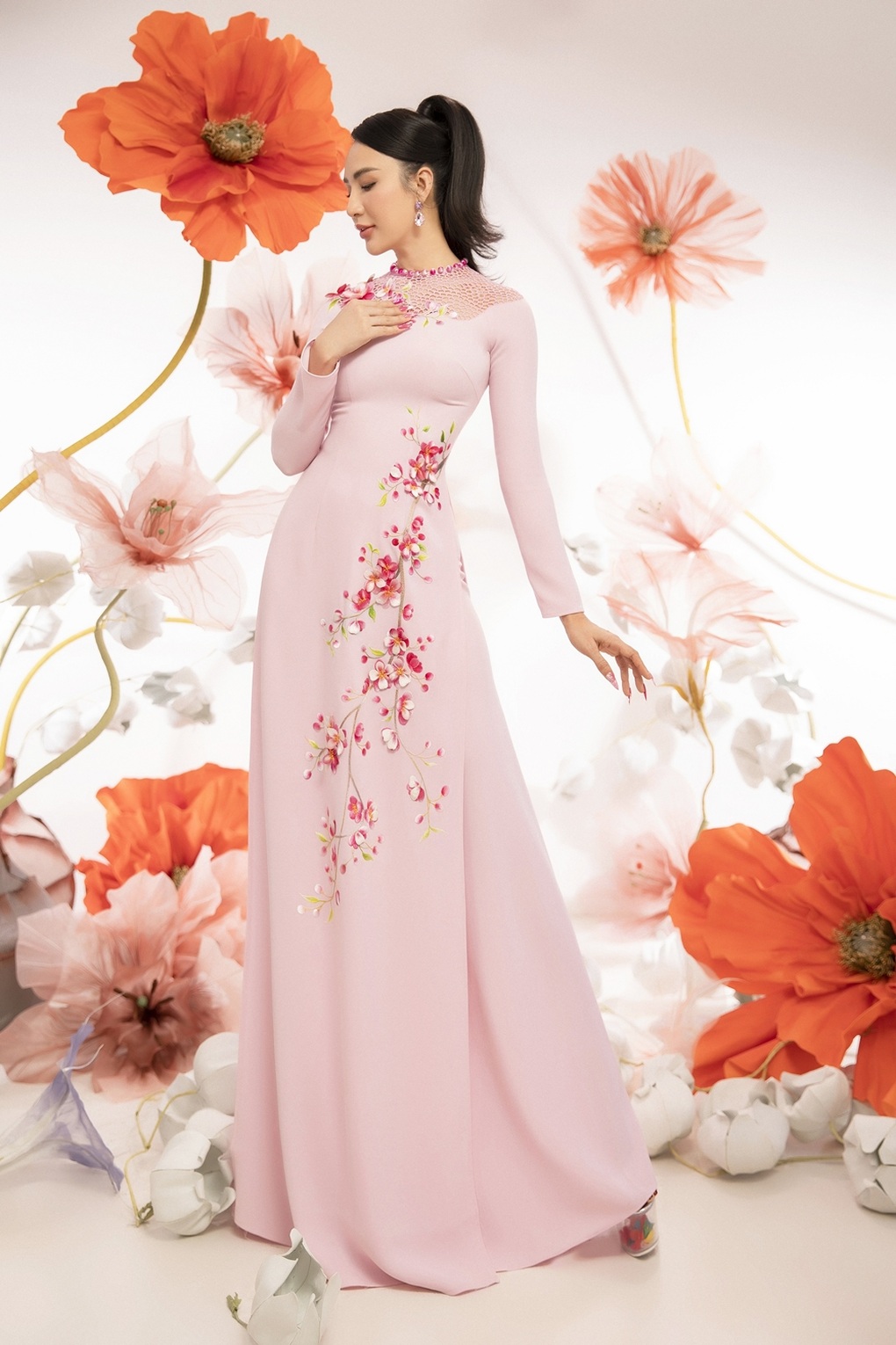 Hoa hậu Ngọc Diễm tiết lộ bí quyết giữ sắc vóc suốt 16 năm sau đăng quang - 1 Hoa hậu Ngọc Diễm tiết lộ bí quyết giữ sắc vóc suốt 16 năm sau đăng quang - 1