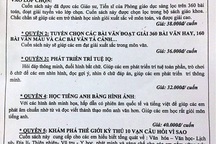 Hiệu trưởng đi vắng, nhân viên bán sách “lén” vào trường?