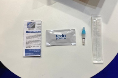 Chuyên gia khuyến cáo ứng biến trước biến thể Omicron trong đại dịch Covid-19