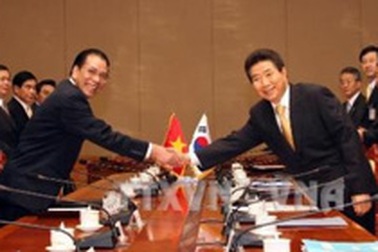 Tổng Bí thư Nông Đức Mạnh thăm chính thức Hàn Quốc