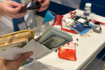 Hành khách bỏ quên 200 triệu đồng tại sân bay