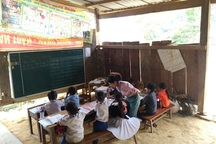 Hy sinh thầm lặng của những người thầy cô gieo chữ ở Piêng Coọc