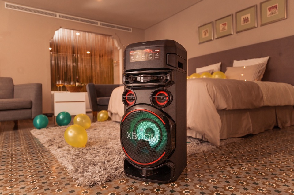 Gắn kết các thành viên trong gia đình khi ở nhà cùng loa XBoom - 1 Gắn kết các thành viên trong gia đình khi ở nhà cùng loa XBoom - 1