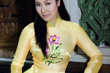 Hoa hậu Ngô Phương Lan làm người mẫu