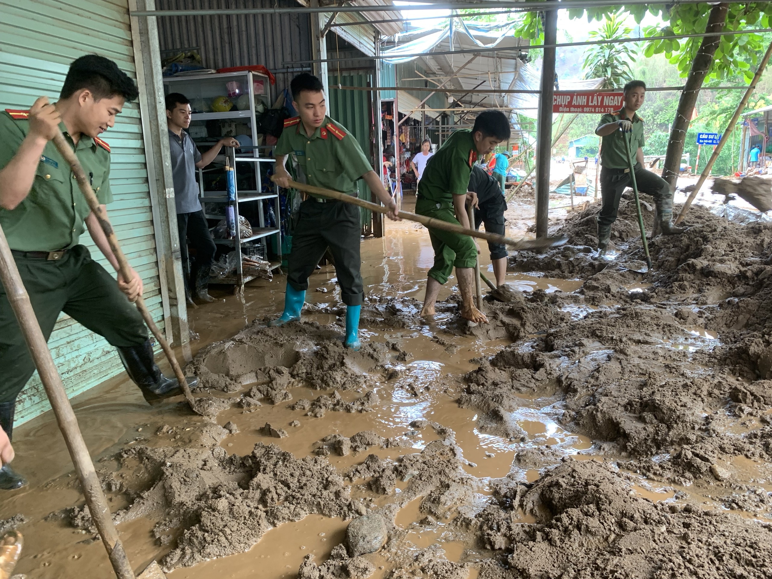 Lũ quét tàn phá bản làng Điện Biên - 3