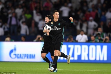 Vượt Messi, C.Ronaldo thiết lập kỷ lục mới