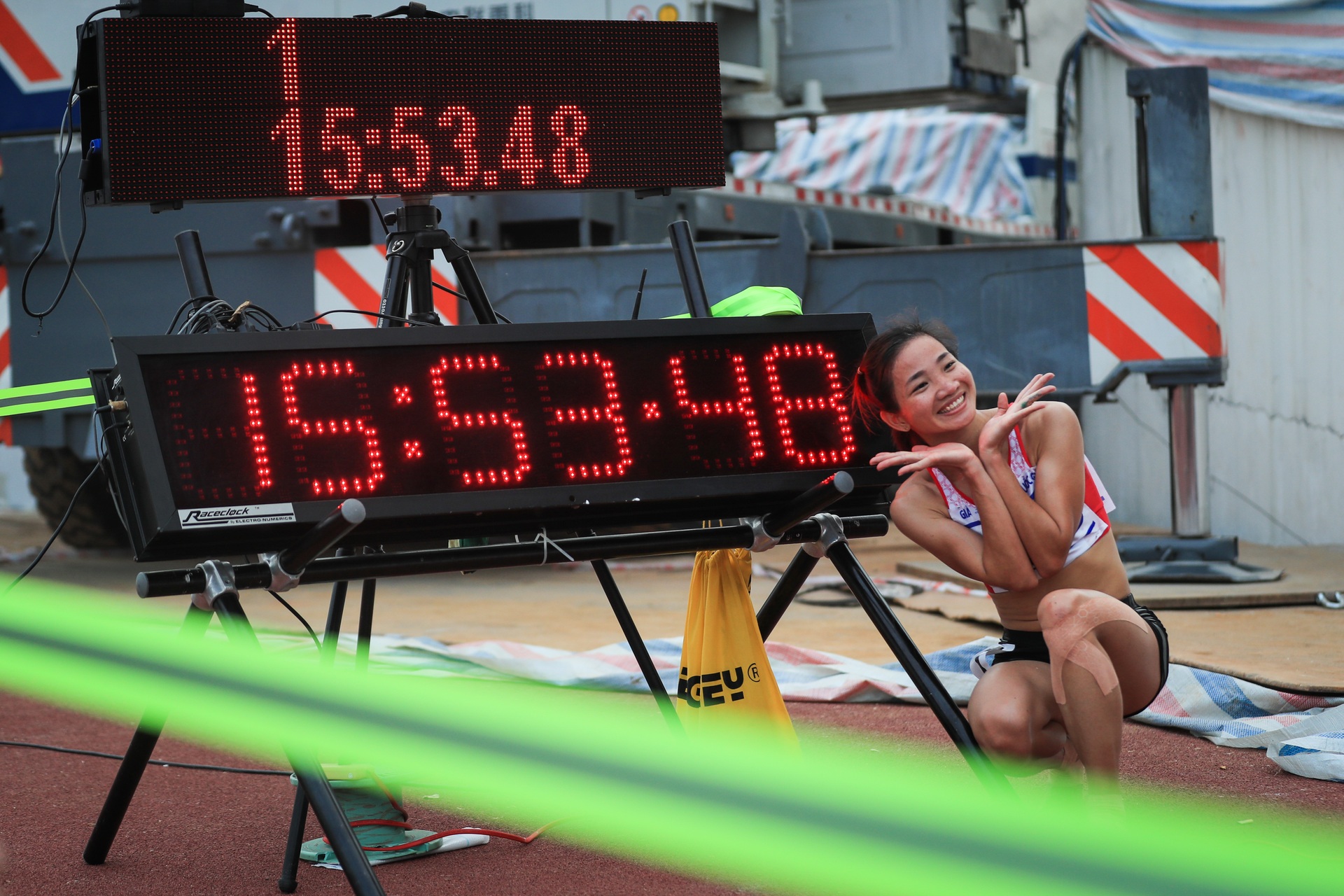 Nguyễn Thị Oanh phá kỷ lục tồn tại suốt 18 năm ở giải vô địch quốc gia - 4 Nguyễn Thị Oanh phá kỷ lục tồn tại suốt 18 năm ở giải vô địch quốc gia - 4