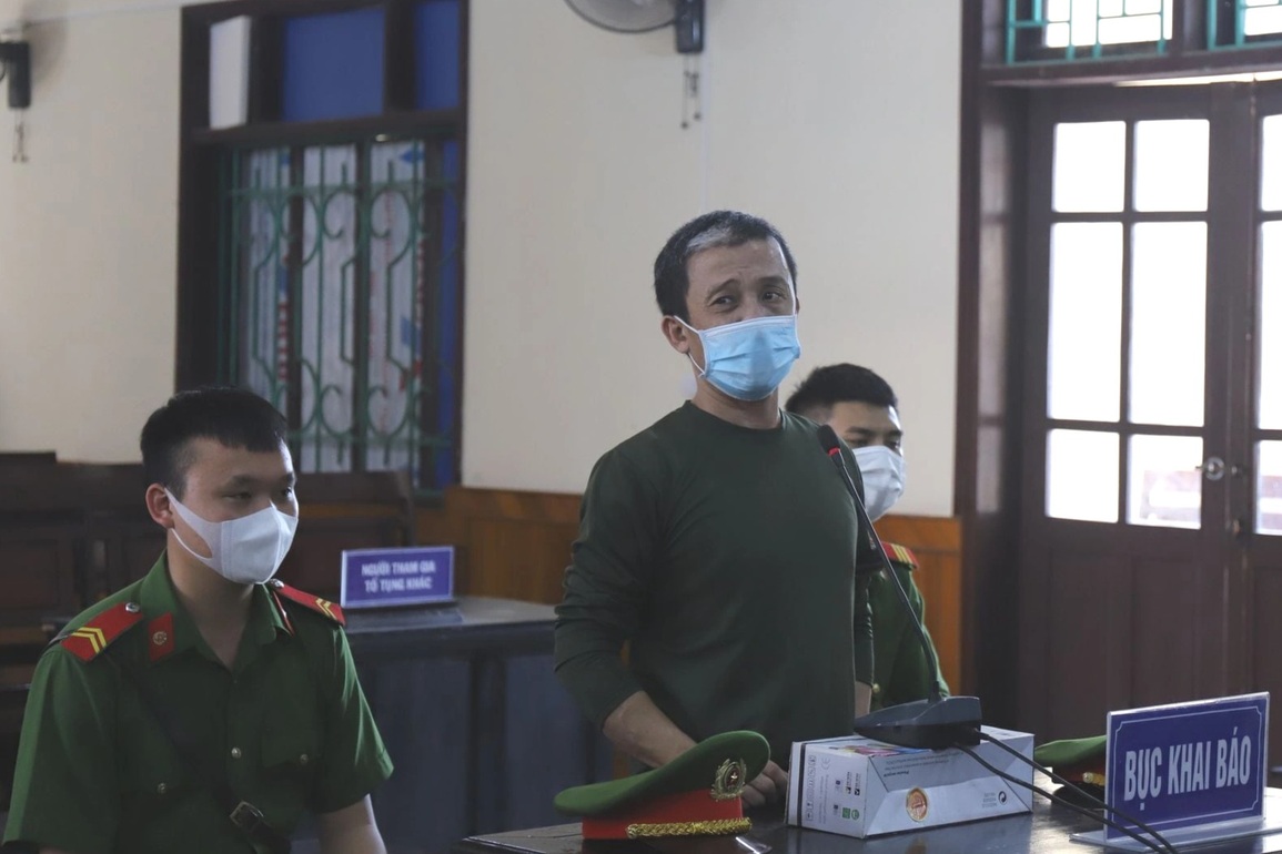 Chỉ vì một câu nói, ra tay đâm chết hàng xóm rồi lãnh án 16 năm tù - 1 Chỉ vì một câu nói, ra tay đâm chết hàng xóm rồi lãnh án 16 năm tù - 1