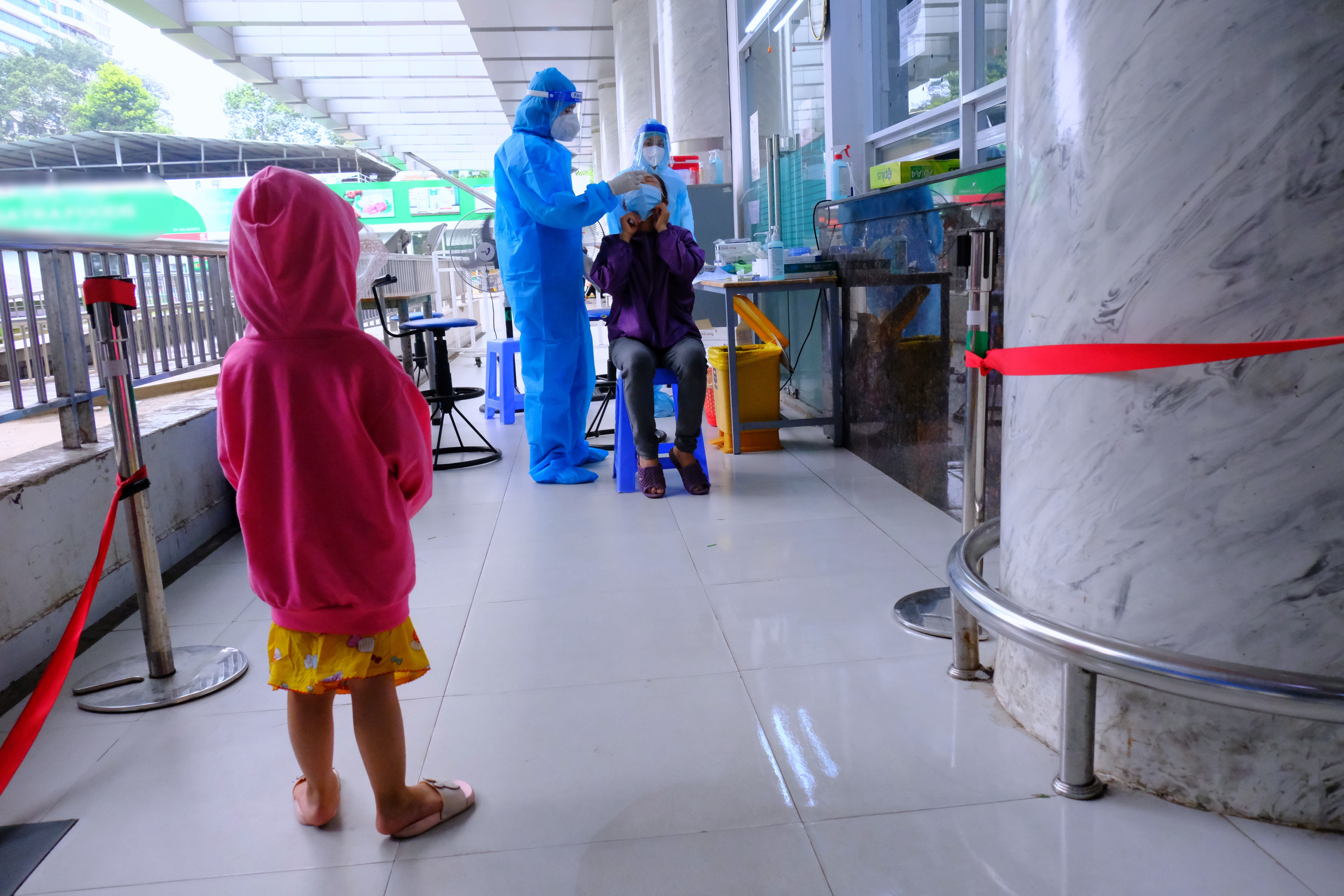 Vay tín dụng, trả lãi khổng lồ vì xét nghiệm Covid-19 - 1 Vay tín dụng, trả lãi khổng lồ vì xét nghiệm Covid-19 - 1
