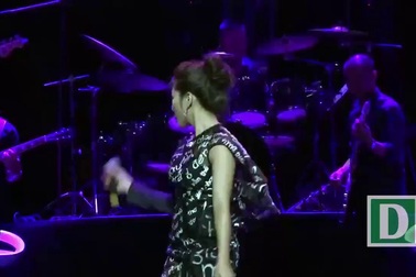 Hà Trần hát "Rock đồng hồ"