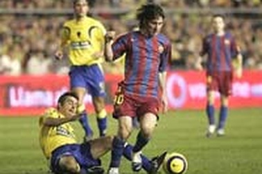 Barca lập kỷ lục 12 trận thắng liên tiếp 