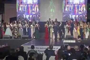 Hoàng Thu Thảo đăng quang Nữ hoàng sắc đẹp toàn cầu 2017