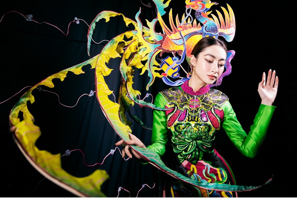 Hoa hậu Lương Thùy Linh diện trang phục lấy cảm hứng từ hình tượng tiên nữ - 4 Hoa hậu Lương Thùy Linh diện trang phục lấy cảm hứng từ hình tượng tiên nữ - 4