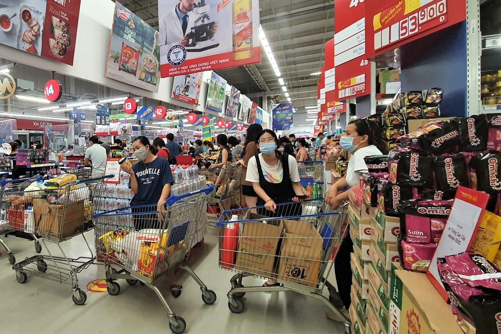 Đà Nẵng: Người dân đổ đi chợ, siêu thị trước giờ thành phố giãn cách - 5 Đà Nẵng: Người dân đổ đi chợ, siêu thị trước giờ thành phố giãn cách - 5