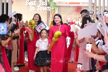 Bộ Chính trị yêu cầu thực hiện chủ trương lương của nhà giáo được ưu tiên xếp cao nhất