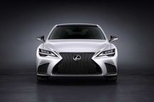 Lexus LS 500 Hybrid 2021 tăng giá chóng mặt tại Mỹ