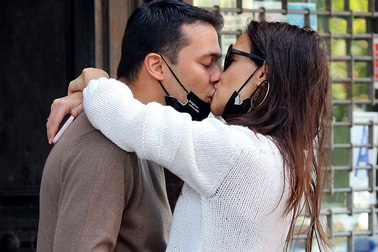 Vợ cũ Tom Cruise chia tay bạn trai kém tuổi sau ít tháng hẹn hò