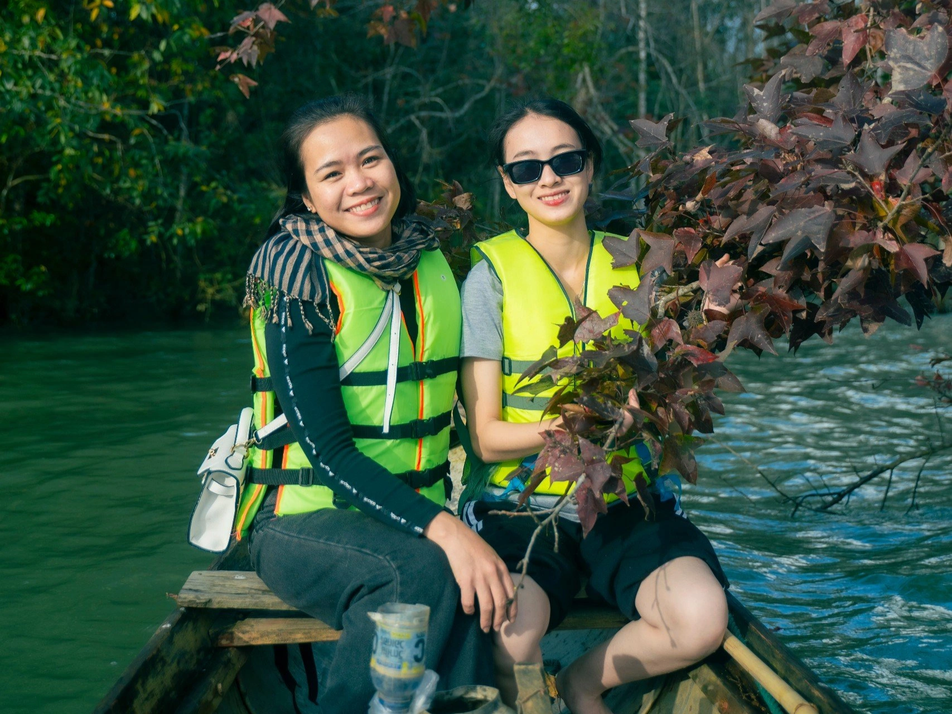 Rừng cây thay lá đỏ đẹp như trời Âu, gây sốt ở Quảng Trị - 10 Rừng cây thay lá đỏ đẹp như trời Âu, gây sốt ở Quảng Trị - 10