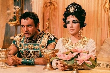 Những bom tấn suýt chút nữa đã lỡ hẹn với khán giả