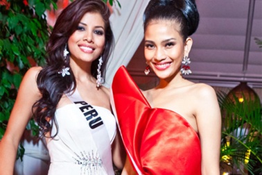 Trương Thị May và người đẹp hoàn vũ vui vẻ tiệc tùng