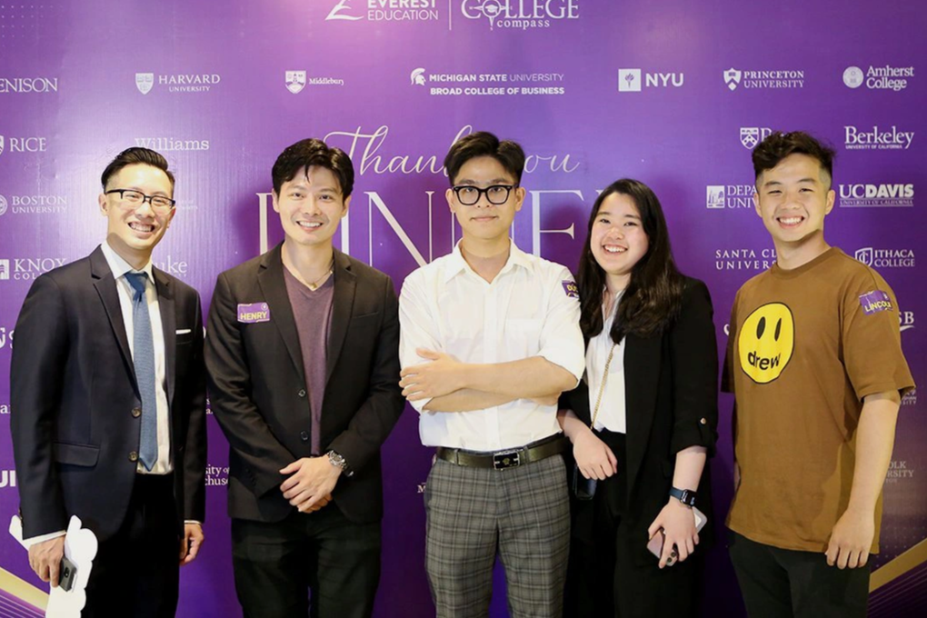 Cú sốc đầu đời đã đưa nam sinh Hà Tĩnh trúng tuyển học bổng đại học Mỹ - 2 Cú sốc đầu đời đã đưa nam sinh Hà Tĩnh trúng tuyển học bổng đại học Mỹ - 2