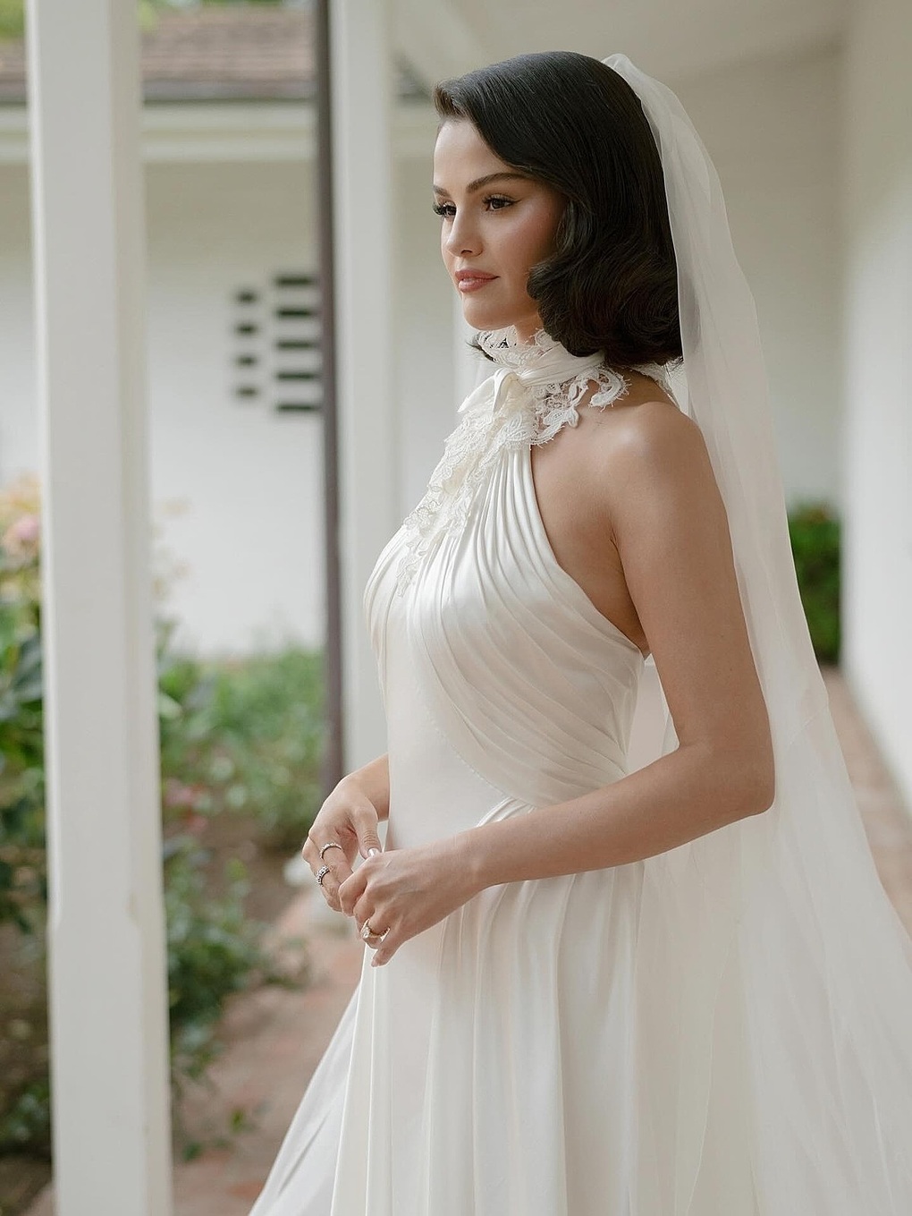 Sau đám cưới rầm rộ, Selena Gomez bị chỉ trích vô ơn - 1 Sau đám cưới rầm rộ, Selena Gomez bị chỉ trích vô ơn - 1