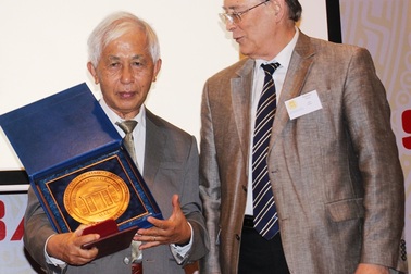 Viện Nghiên cứu nguyên tử Nga vinh danh Giáo sư Trần Thanh Vân