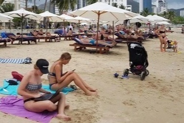 Khánh Hòa sẽ đón khách du lịch có "hộ chiếu vắc xin" ngừa Covid-19