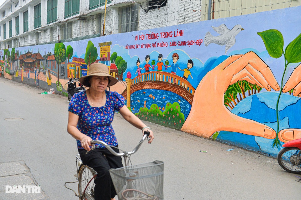 Hình ảnh khác lạ của bức tường Công ty Rạng Đông 2 năm sau vụ cháy - 8 Hình ảnh khác lạ của bức tường Công ty Rạng Đông 2 năm sau vụ cháy - 8