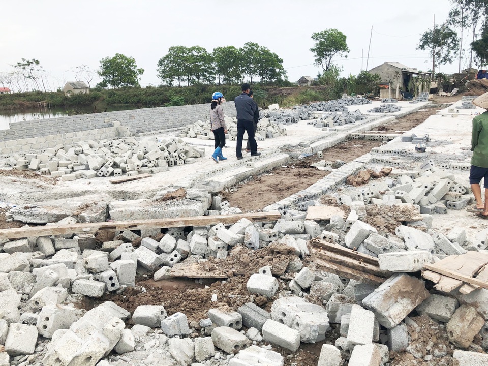 Ninh Bình: Cần câu cơm của dân bị cưỡng chế, phá dỡ ngay trước Tết! - 1 Ninh Bình: Cần câu cơm của dân bị cưỡng chế, phá dỡ ngay trước Tết! - 1