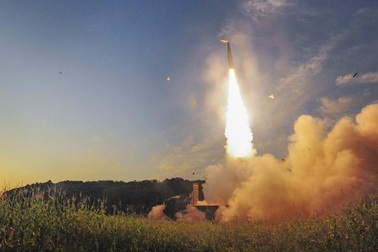 Hàn Quốc phóng thử tên lửa răn đe Triều Tiên