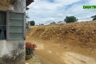 Bình Định: Thi công quốc lộ 19 ì ạch, dân khốn khổ vì không có lối đi