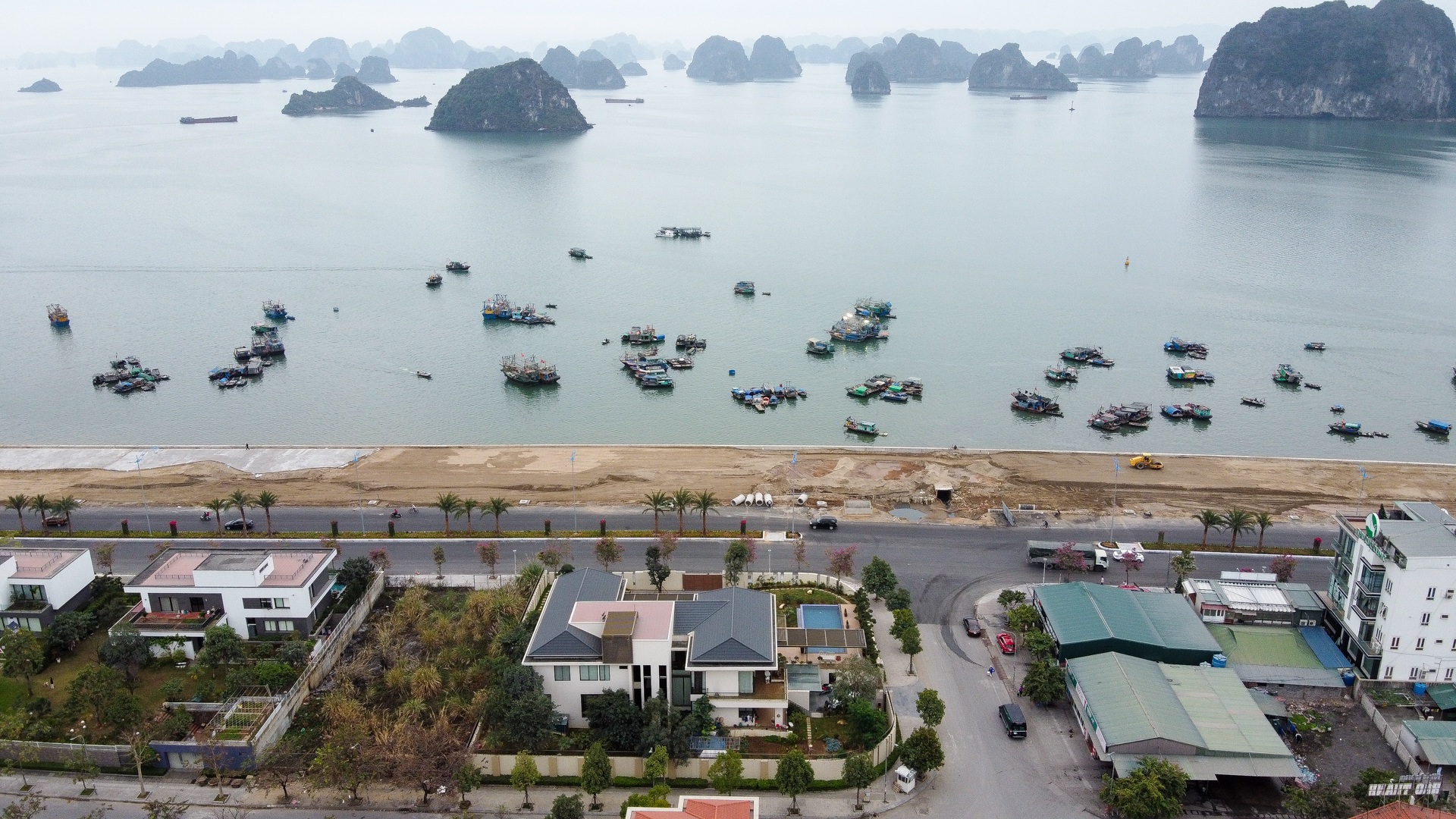 Mãn nhãn với loạt biệt thự xanh tại phố nhà giàu ven biển Hạ Long - 3 Mãn nhãn với loạt biệt thự xanh tại phố nhà giàu ven biển Hạ Long - 3