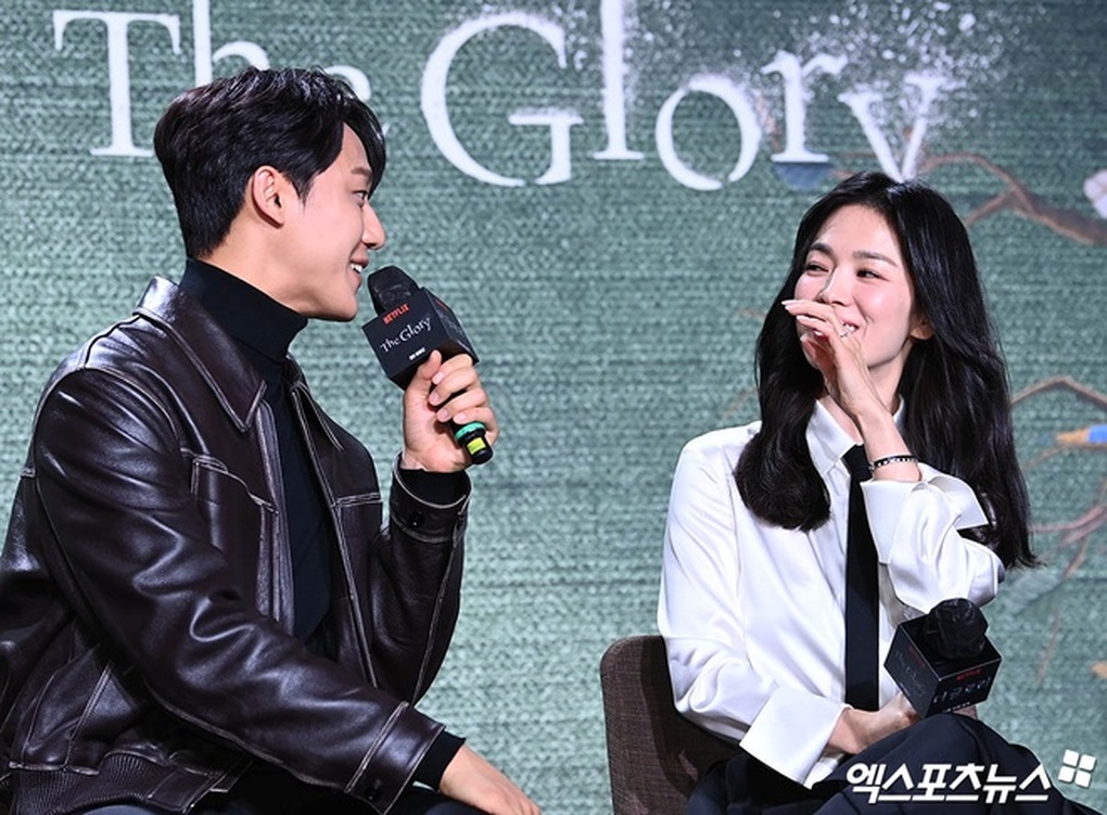 Người tình màn ảnh kém 14 tuổi của Song Hye Kyo: Đẹp trai và tài năng - 5 Người tình màn ảnh kém 14 tuổi của Song Hye Kyo: Đẹp trai và tài năng - 5