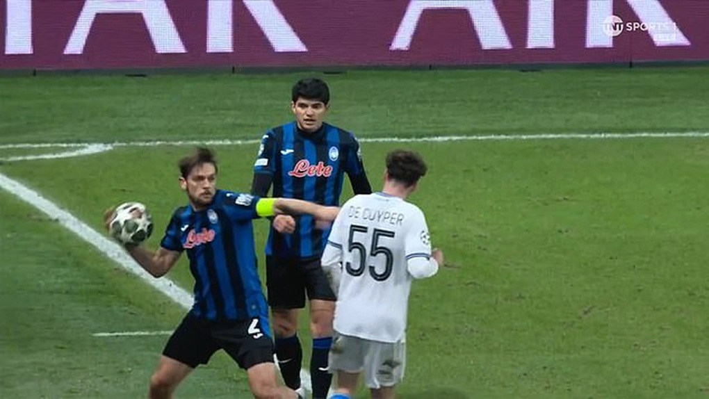 Thẻ đỏ hài hước và đáng xấu hổ ở Champions League - 1 Thẻ đỏ hài hước và đáng xấu hổ ở Champions League - 1