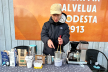 Du học sinh Việt bỗng nổi tiếng vì… bán cà phê muối ở Phần Lan