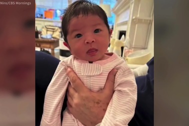 Tài tử Robert De Niro bật khóc vì nỗi niềm có thêm con ở tuổi 80