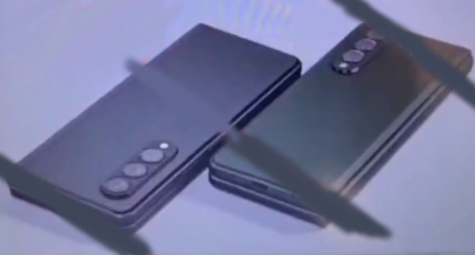 Lộ ảnh bộ đôi smartphone màn hình gập Galaxy Z Fold3 và Flip2 của Samsung - 2 Lộ ảnh bộ đôi smartphone màn hình gập Galaxy Z Fold3 và Flip2 của Samsung - 2